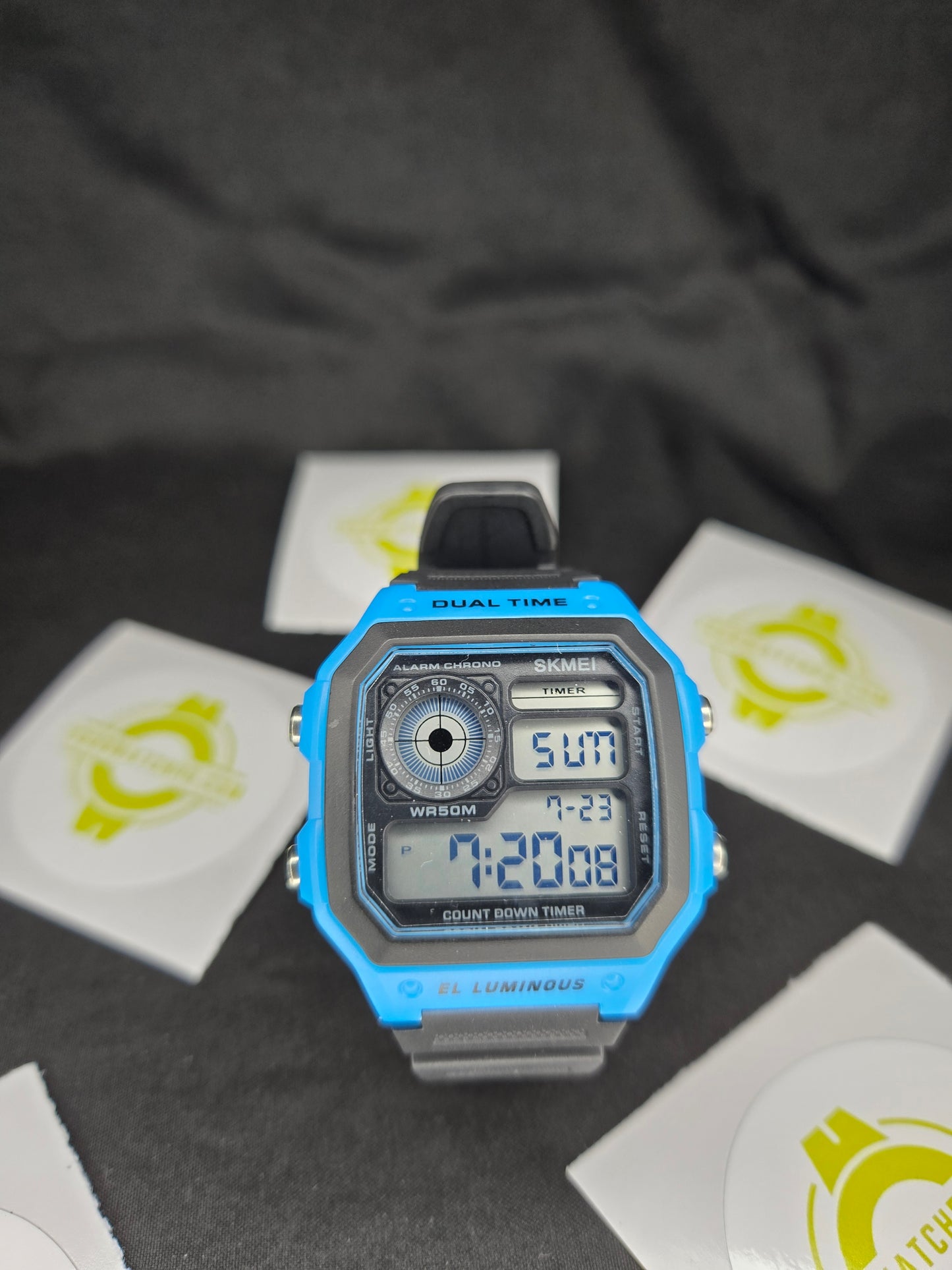 SKMEI Flow "SKY BLUE": Estilo y Función