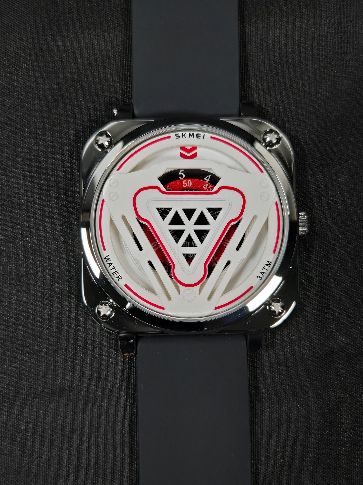 "¡Atrévete a Destacar! Reloj Skmei Fusion Plata con Detalles Rojos: ¡Descubre Nuestro Modelo Exclusivo!"